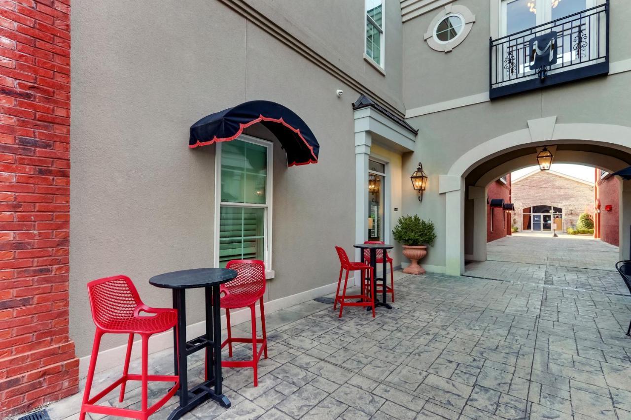 The Mantissa Hotel Hartsville Exterior photo