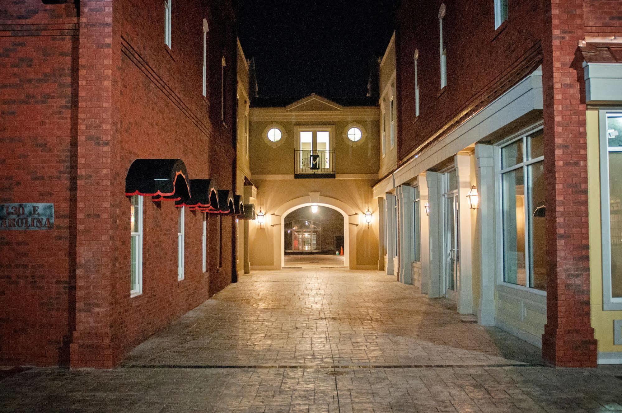 The Mantissa Hotel Hartsville Exterior photo